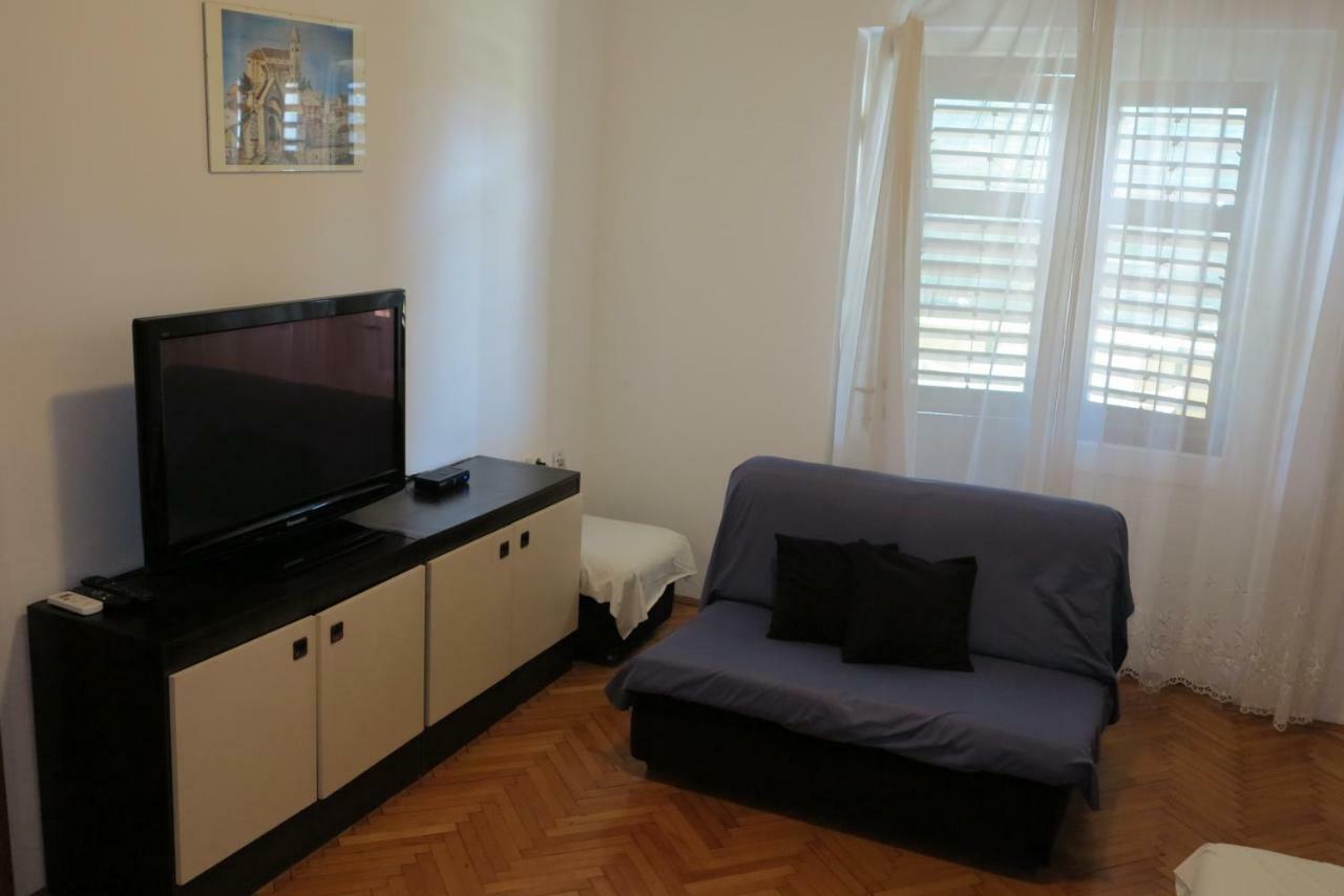 Apartments Jerko Jadrijevic Примоштен Экстерьер фото
